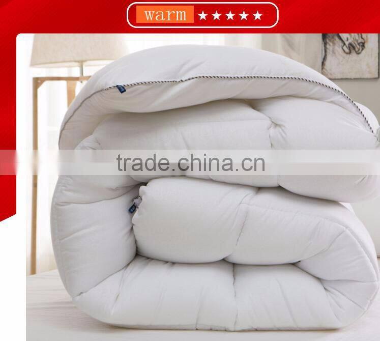 100% Polyester Fabric Hollowfiber Filled Comforter