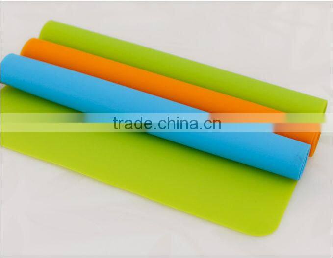 Non-stick and heat resisitant silicone placemat for dining
