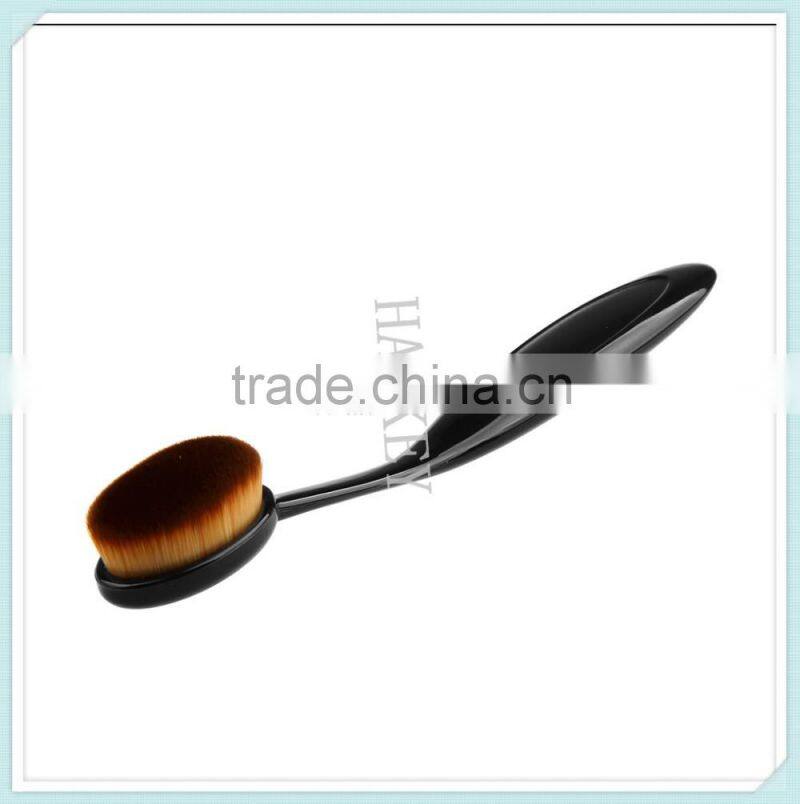 firmly squeeze oval shape foundation brush