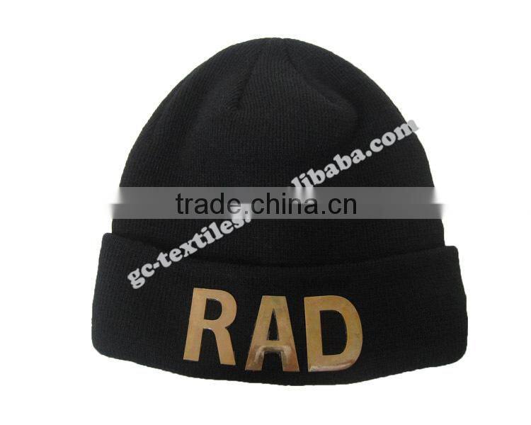 100% acrylic soft beanie hat with fashion metal letter trims attached on cuff wholesale factory alibaba china