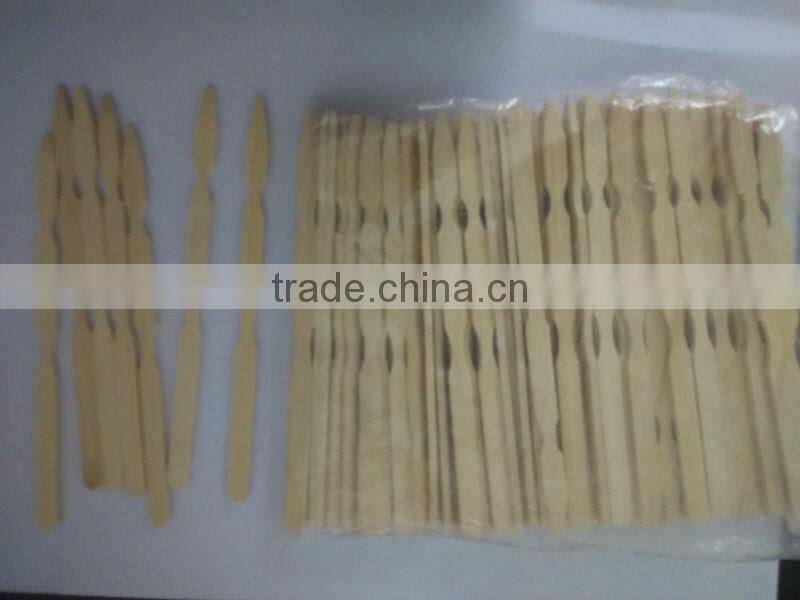 Ice cream is convenient and practical bamboo fork