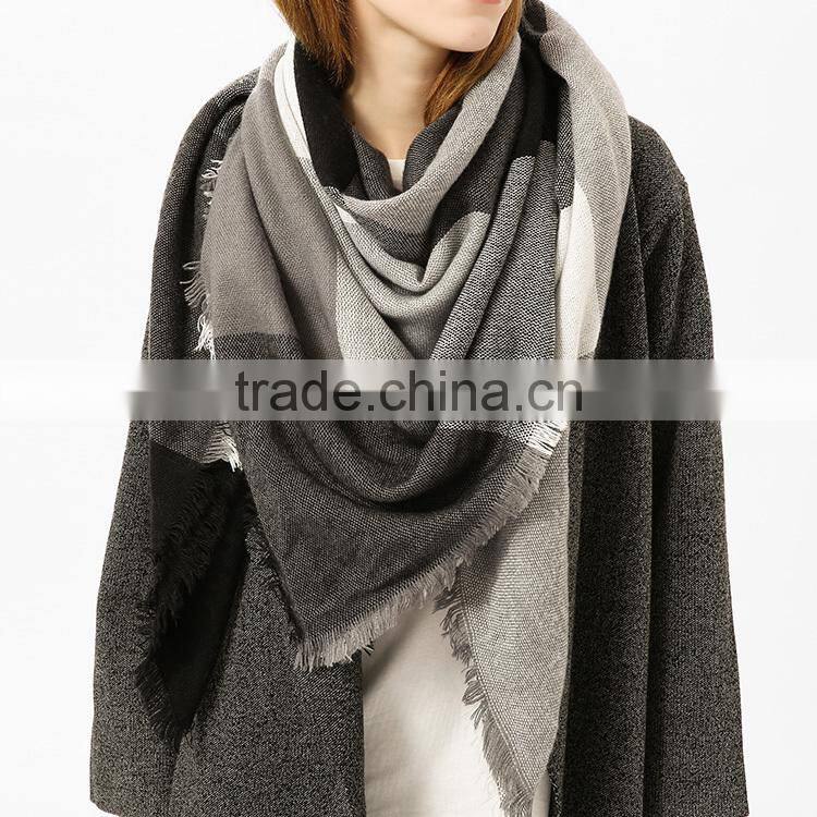 2017 best-selling 140cm square design ladies yellow tartan plaid scarf