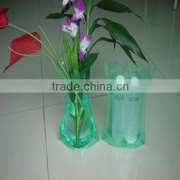 collapsible or folding plastic vase
