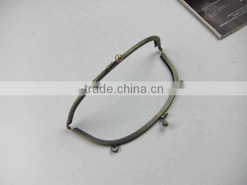 2014 NEW!Wholesales Antique Brass Metal Sewing DIY Frame With Clasp Made In China
