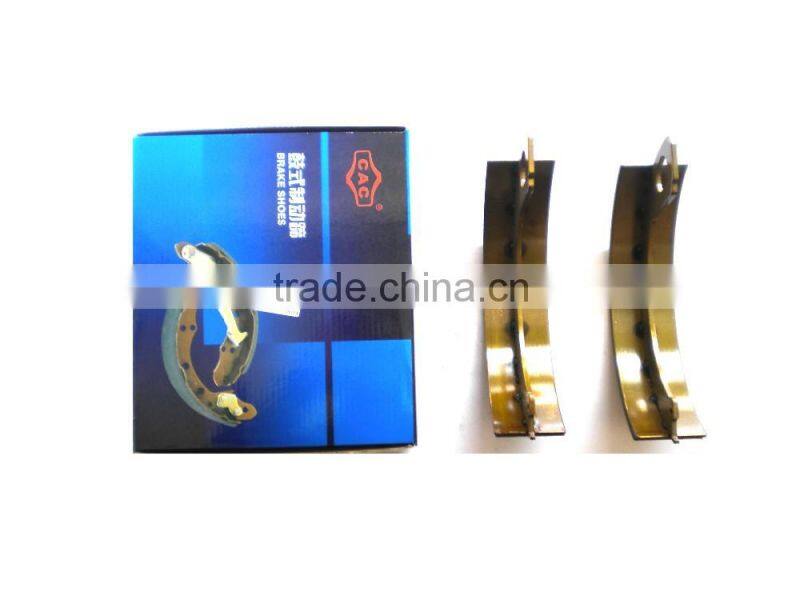 Auto hand brake shoes QINGLING 700P auto truck hand brake pad Huamei original brake rubber QINGLING light truck auto spare parts