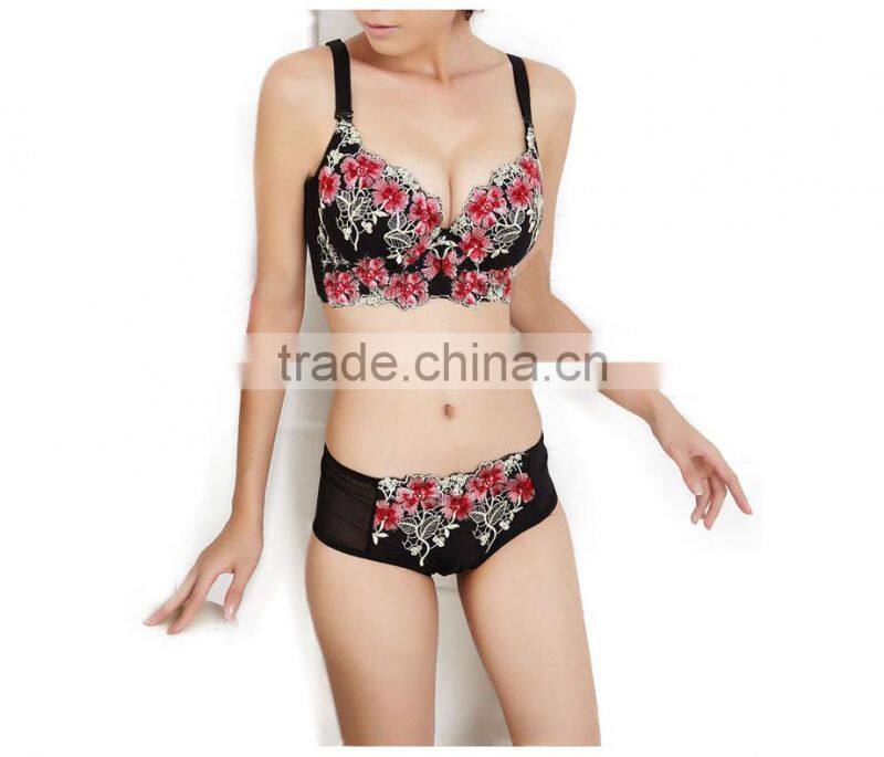 2015 New Style 3-Breasted Push Up Bra Flower Lace Side Sexy Women Underwear Bra Set