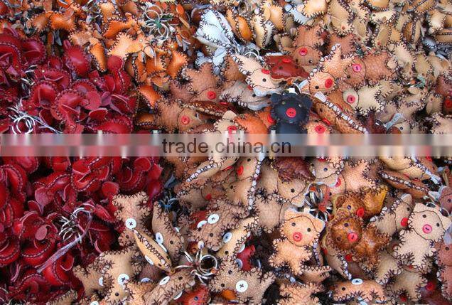 High quality Lovely fish leather animal keychain genuine leather keychain for promotional gift handmade leather keychain