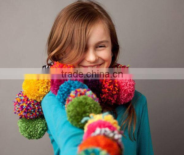 2015 Hot Selling DIY Fluff Ball Weaver Pom Pom Maker