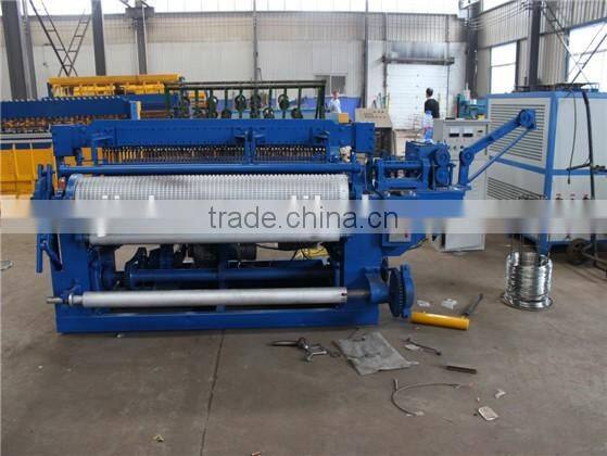 Low price welded mesh machine China supplier