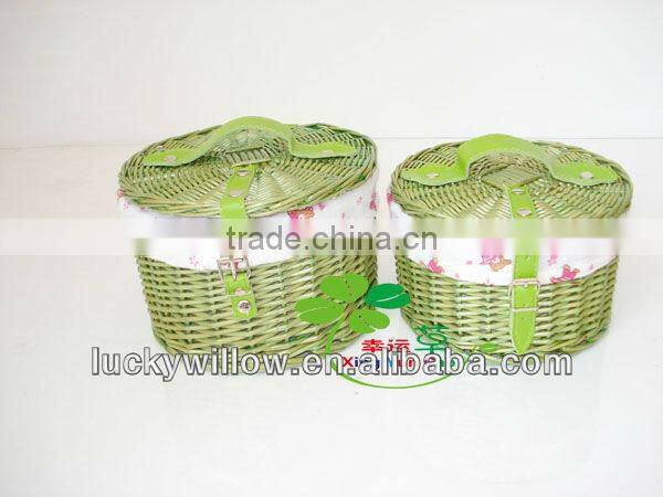 wicker cosmetic basket with lining and lid