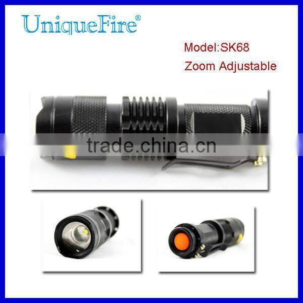 SK68 Petite lampe de poche avec un crochet