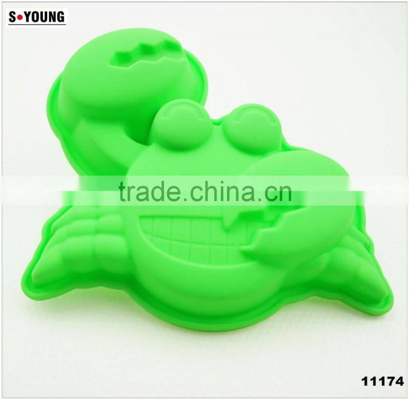 11170 Funny Baby Bee Shaped Silicone Cake Mold