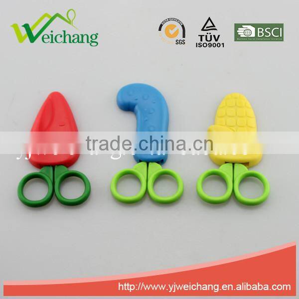 WCSC210 premium novelty wholesale soft handle colorful school children plastic scissors with funny carrot shape cover