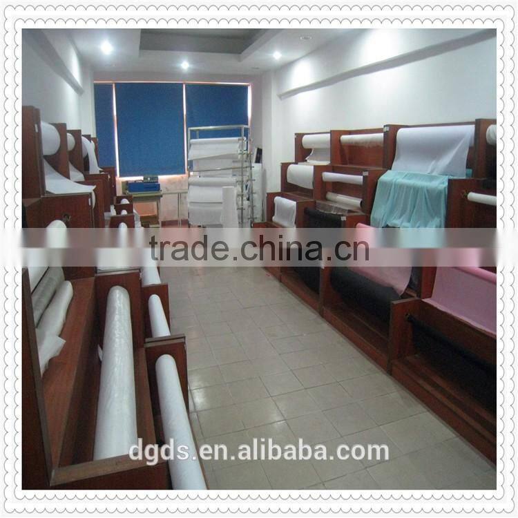 China manufacturer Nonwoven polyester nonwoven fabric paper Gum stay interlining rolls 1025H for garment