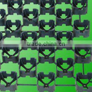 Interlocking grass pavers