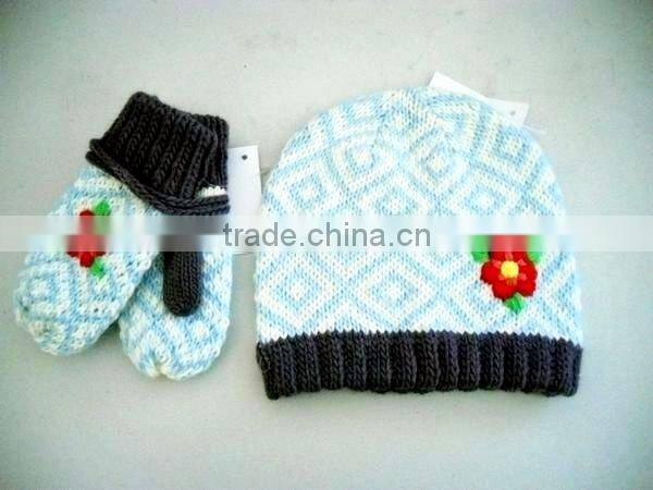fashion lady acrylic knitted jacquard mitten hat set with embroidery