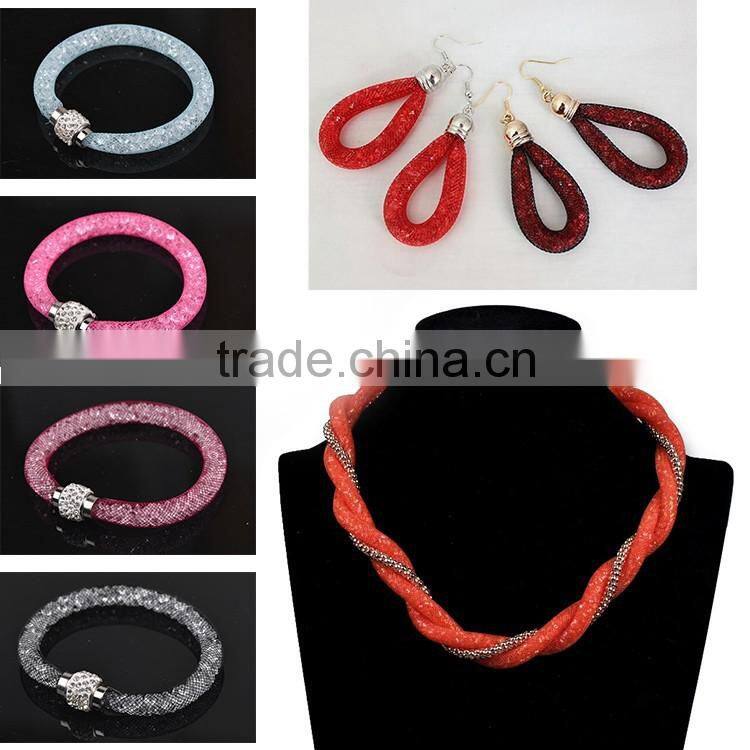 Free sample 2016 new design expandable wire Custom lady rhinestone bracelet