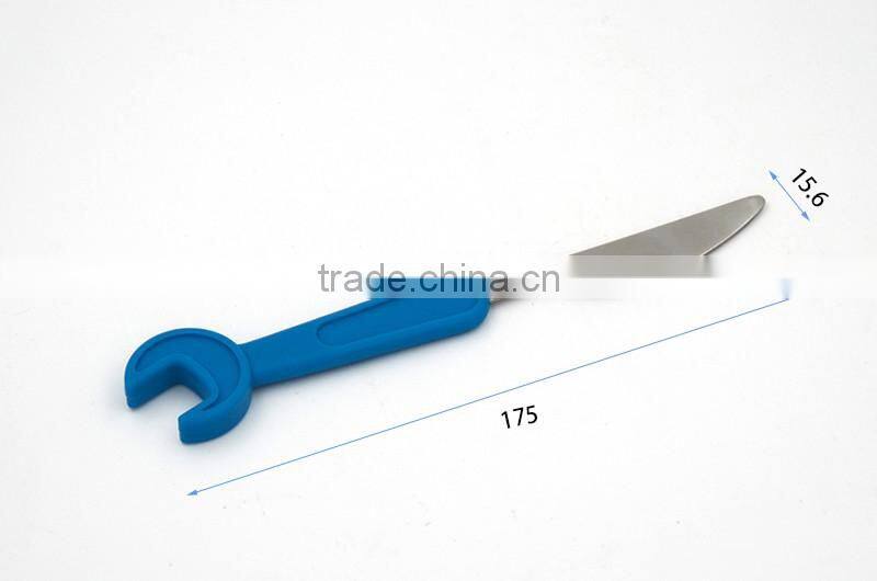 Safe colorful design silicone handle food grade stainless steel cutlery set for kids with PVC box packing