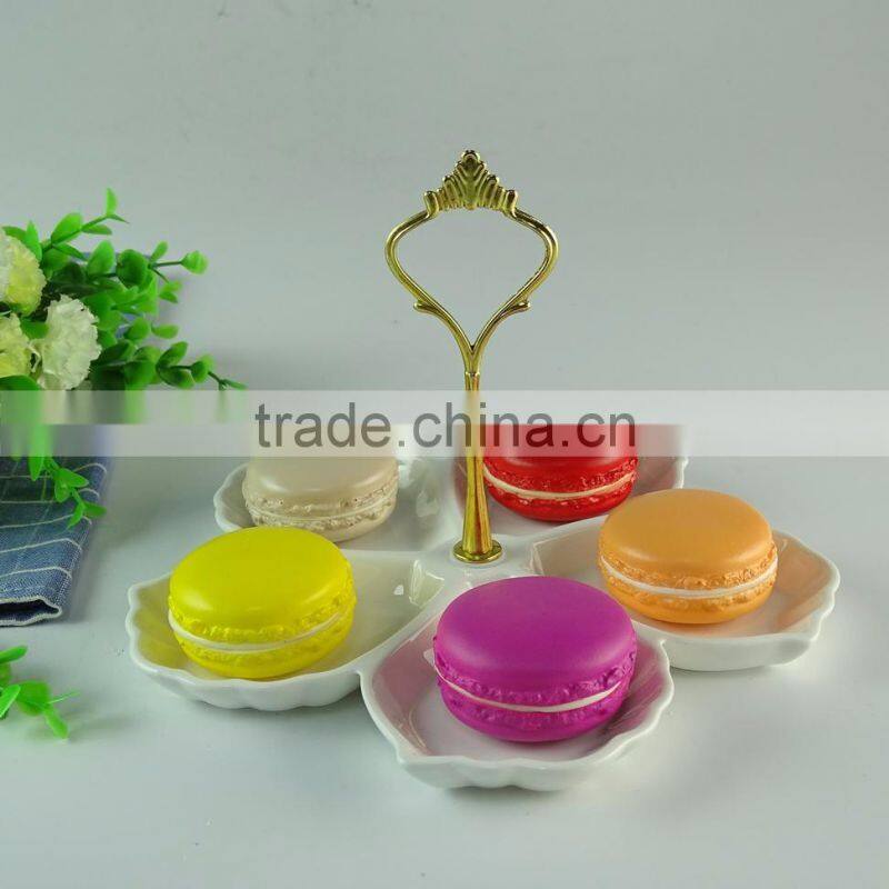 New Item Special shape porcelain cake stand with handle for weeding/party/daily use