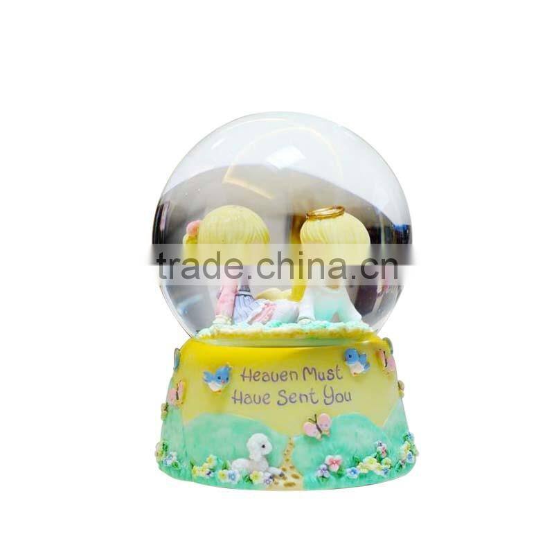 wedding party use & gifts custom made polyresin wedding snow globe