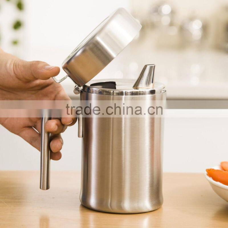 550ml Stainless steel 304 kitchen olive oil kettle/oil pot/oil bottle