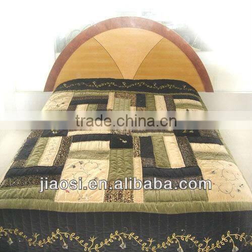 quilted embroidery patchwork quilt with sham