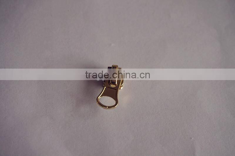 Garment bag with #4 yg brass slider puller