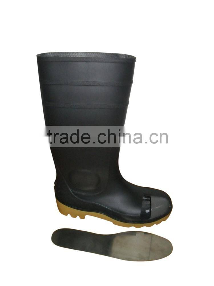 Yellow PVC rain shoes with steel toe