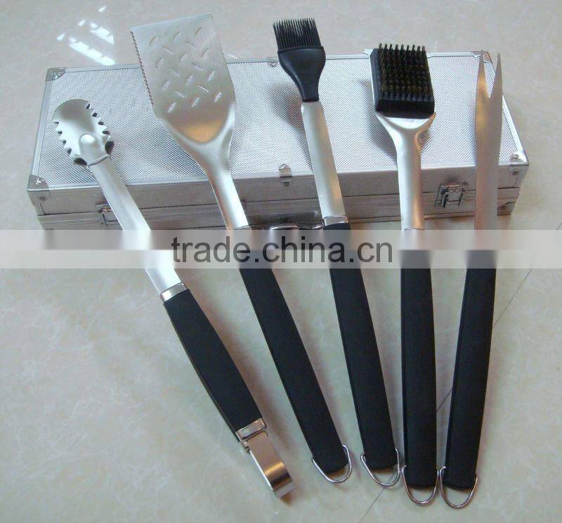 Set of 5pcs bbq w. Aluminium box