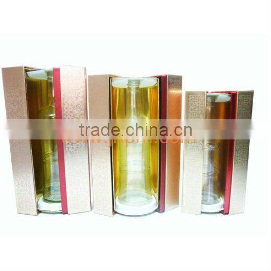 3 bottle wine fluted paper packaging carrier with die-cut handle