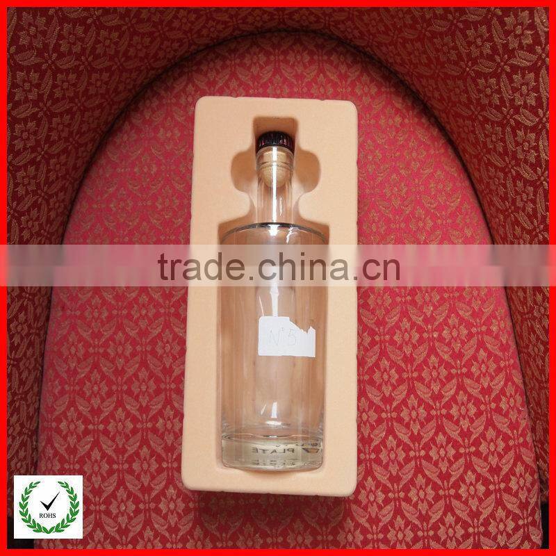 Vacuum flocking wine carrier tray