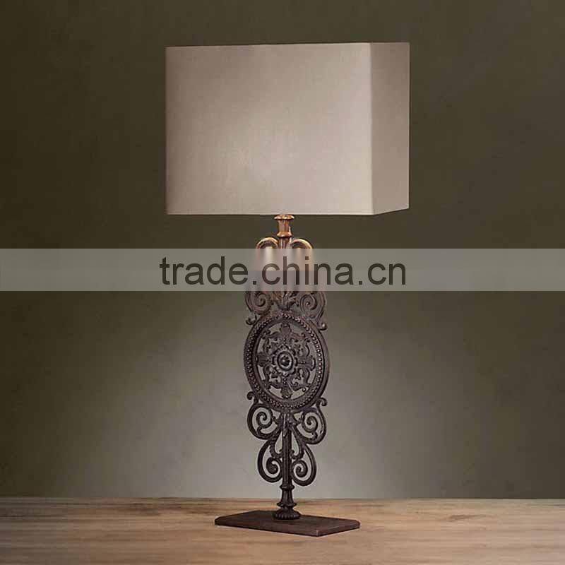 Classic iron decorative lighting iron casting carving table lamp