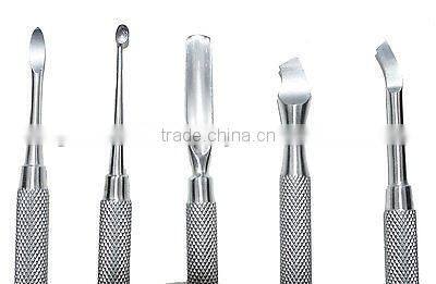 MANICURE & PEDICURE TOOLS