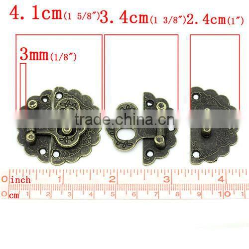 Antique Bronze Pattern Carved Wooden Case Lock 4cm x 4.1cm