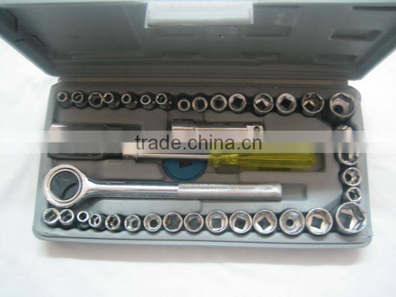 cheap price color sleeve packing assorted household hardware kit