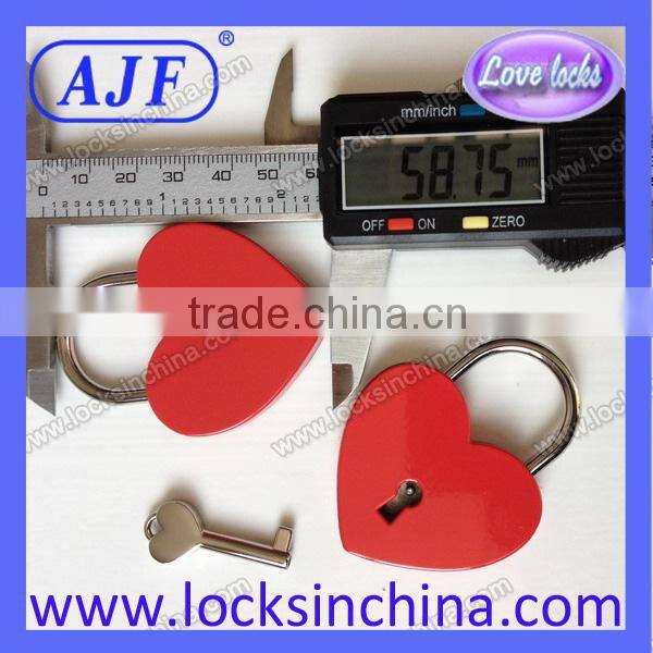 red heart love padlock for lovers and 2014 valentines day gift