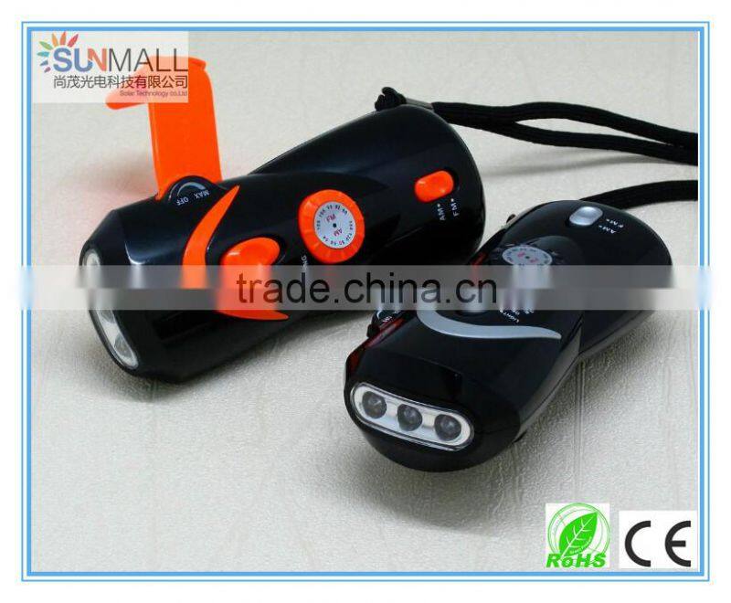 Dynamo torch with FM/AM radio