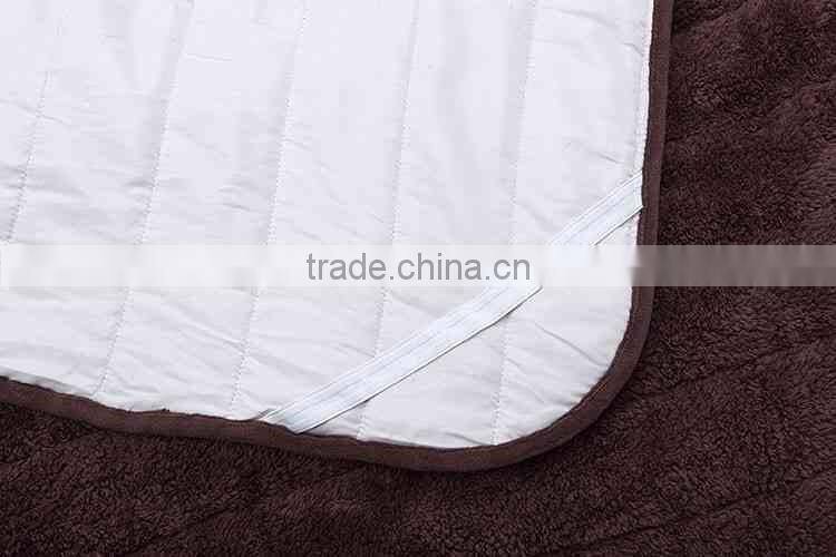 Queen Size Coral Fleece Waterproof Mattress Pad