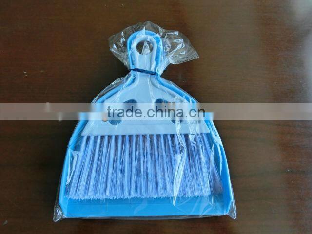 plastic dust brush for table