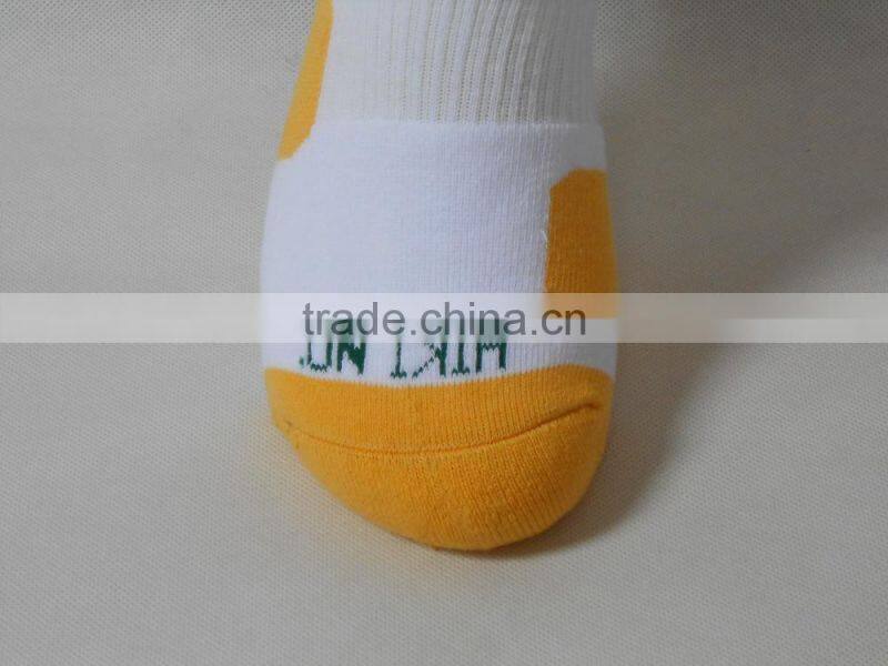 Colorful Design Custom Made Sports Basketball Elite Socks