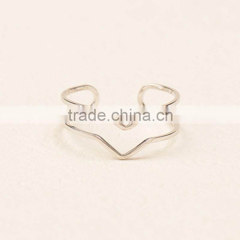 gold finger ring hot selling ladies finger double v design finger ring