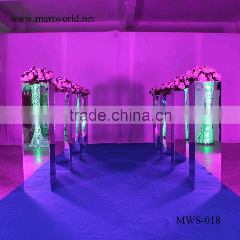 Shinning mirror surface with flower wedding fiber pillar manufacturer stand wedding columns for wedding decoration(MWS-018)