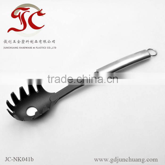 Promotional stylish sturdy nylon spaghetti spoon server