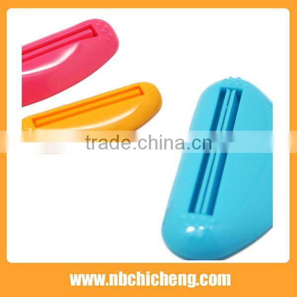 3pcs Promotional Plastic Mini Toothpaste Squeezer Dispenser