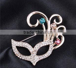 Vintage Style Girls Fleur-De-Lis Emerald Crown Brooch Pin With Crystals