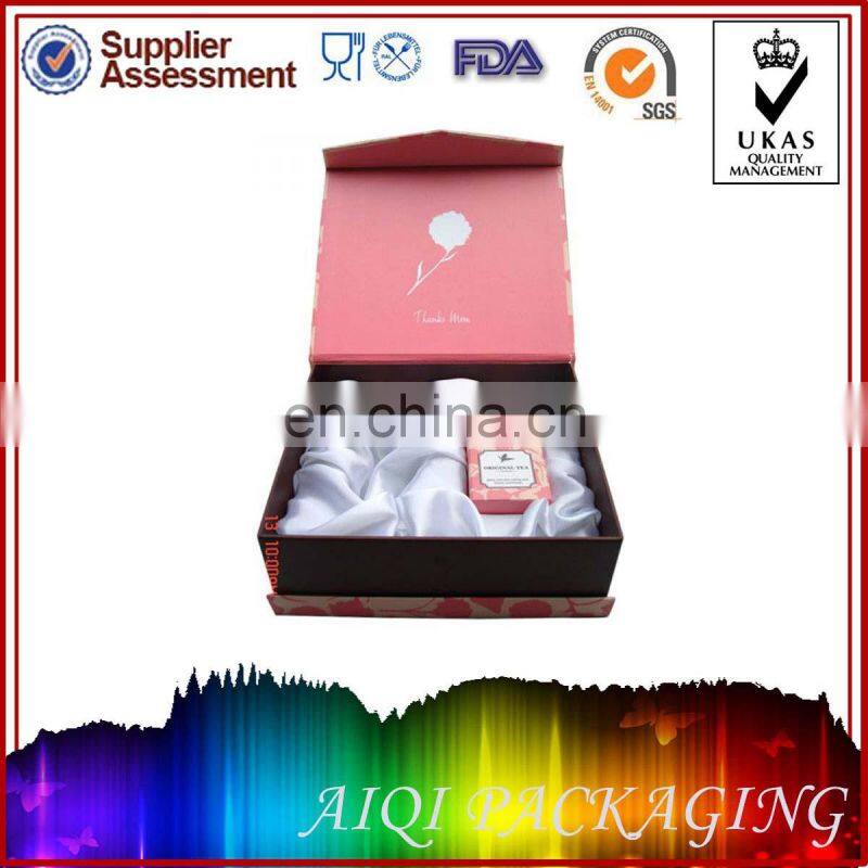 Custom design handmade paper cosmetic gift set packaging box with foam insert