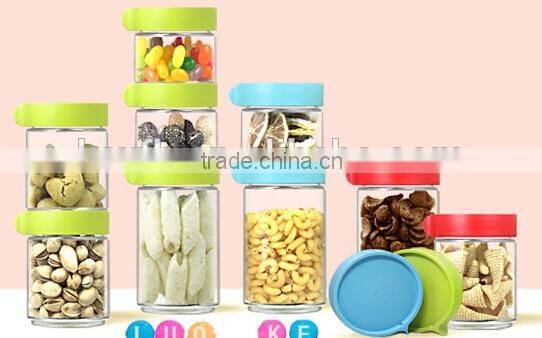 Stackable storage cans made of glass and silicone