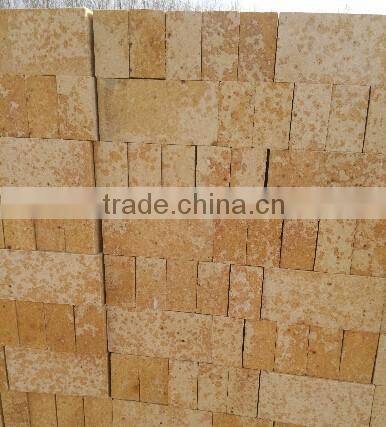 Silica brick used for breast wall of glass fusing kiln