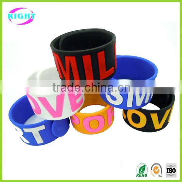2015 Custom silicon bracelet from china