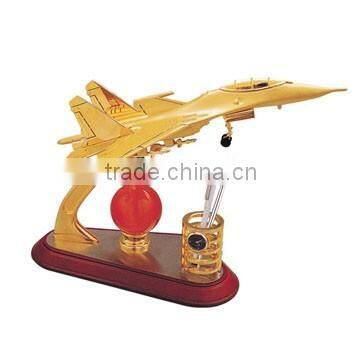 Wholesale cheap Zinc alloy material airplane models with wooden base for office decoration